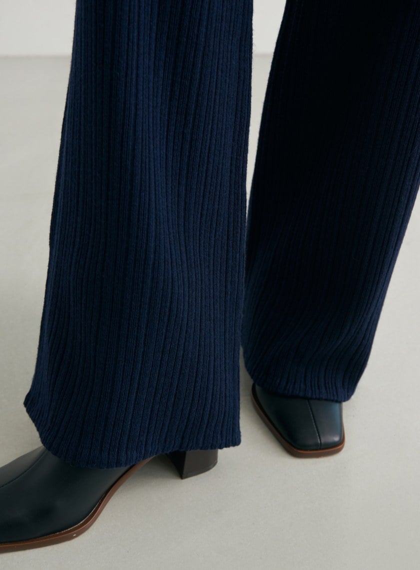 舒適坑條針織寬褲